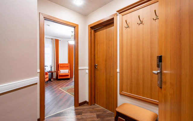 Квартира просторная с балконом и впечатляющим видом на канал Грибоедова