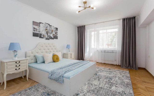 Svetlaya V Tsentre Goroda Flat