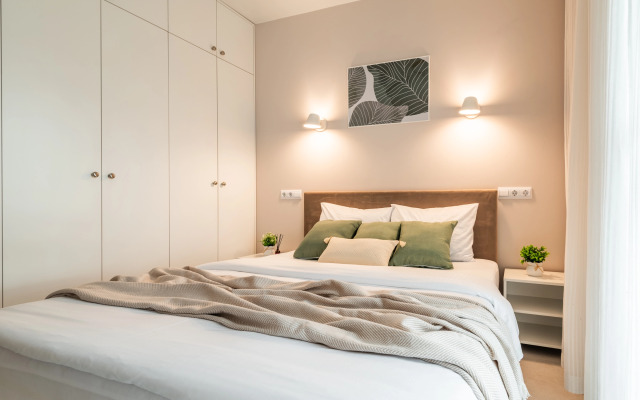 Квартира Евродвушка возле метро и ТЦ