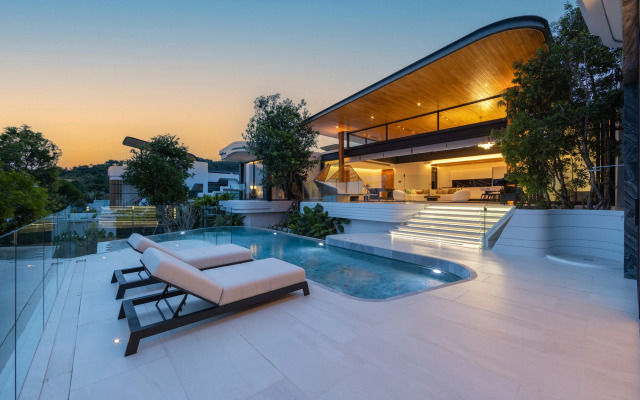 Zavaya 360 View Luxury Retreat with Pool Villa