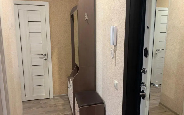 Dukat v tikhom rayone u lesa 1 Flat