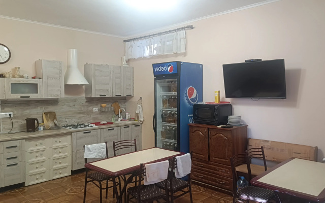 LenArt Guest house