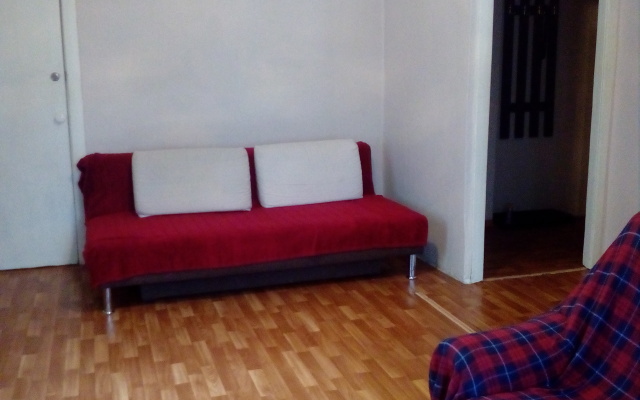 1-Komnatnaya Na Komsomolskom Prospekte Flat