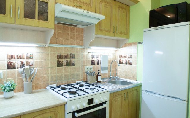 Dvukhkomnatnaya vblizi Petergofskikh fontanov Flat