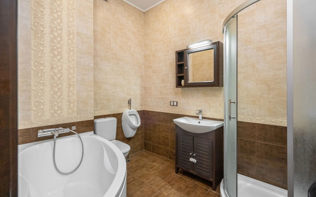 Апартаменты Трехкомнатная квартира возле парка Горького