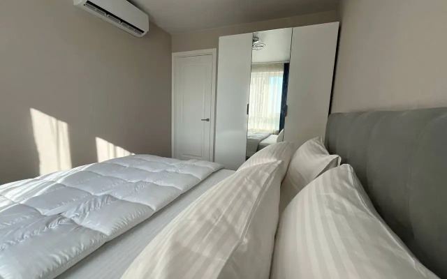Trekhkomnatnaya na Shesterykh s Konditsionerom Flat
