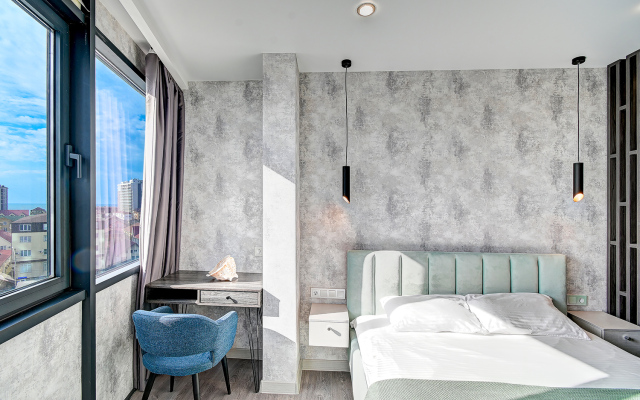 Uyutnye Morskaya Simfonya-2 s vannoj, vidom na more, bassejnom na territorii Apartament