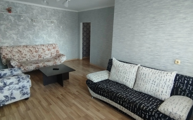 Dvukhkomnatnye Apartamenty Vozle Zh/d I Avtovokzalov, Tsentr Flat