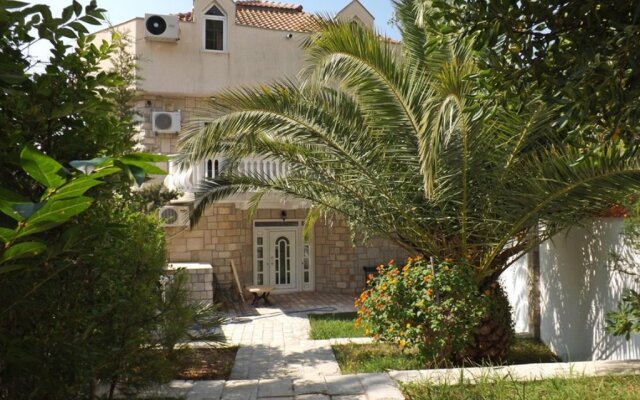 Petrovac with pool 6 bedrooms Vila