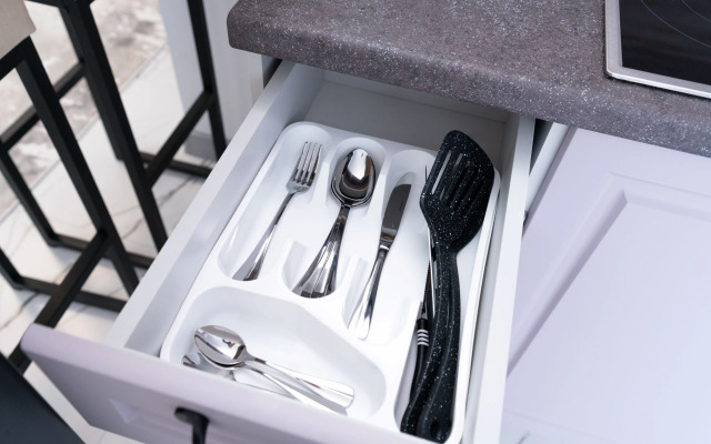 Апартаменты-студия 30 кв.м. с двуспальным диваном и панорамными окнами, 2 этаж