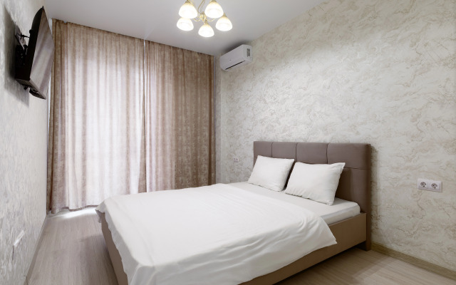 V Samom Tsentre Goroda Rostov-na-Donu Flat