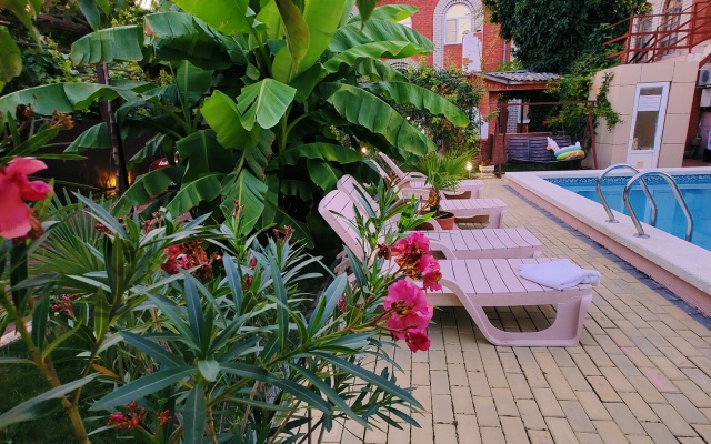 S Bassejnom Private House