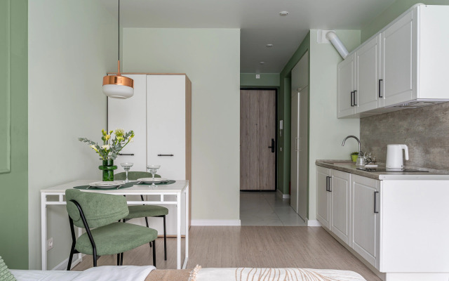 Студия у Метро Космонавтов