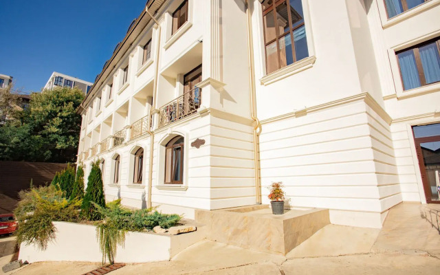 Na Fermerskom pereulke Sochi Flat