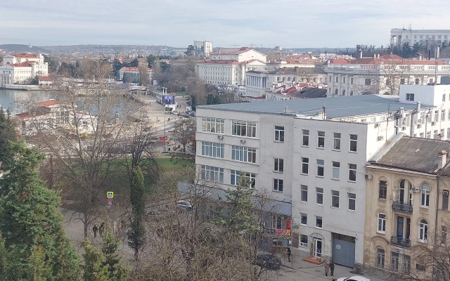 V Tsentre Flat