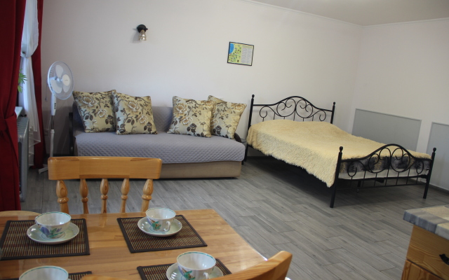 Studiya Apartments