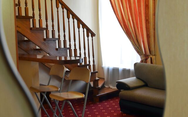 Na Galernoy Deluxe Hotel