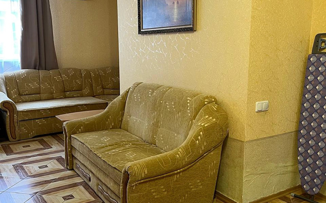 Апартаменты №13 Стандарт цоколь двухкомнатный, 1 линия (6чел)