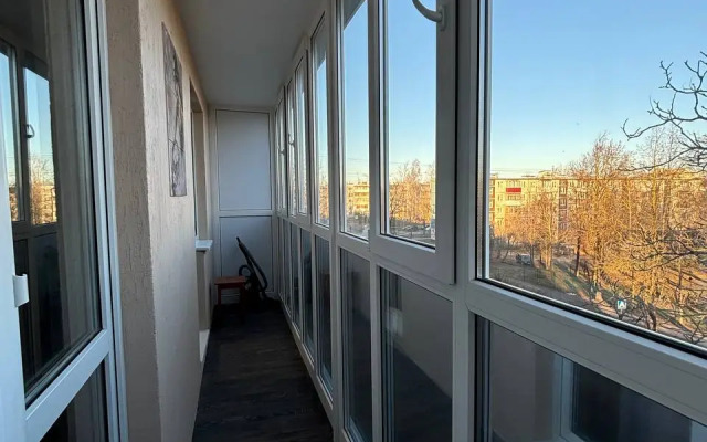 V 10 Minutakh Peshkom Ot Kremlya Flat