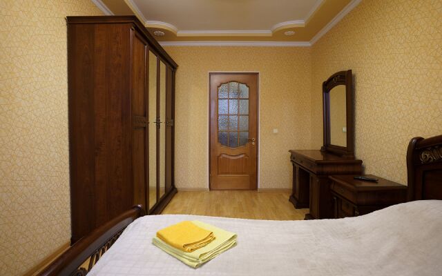 Апартаменты Right Room трехкомнатные на улице Баррикад 8