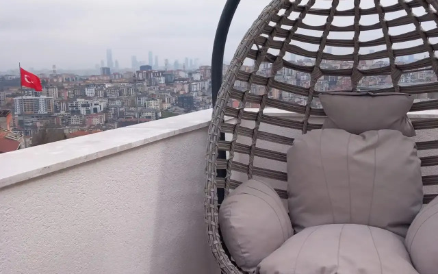 Vidovaya s Terrasoy v Tsentre Flat
