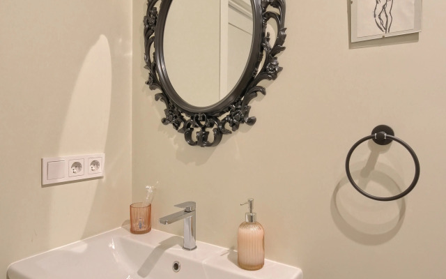 Апартаменты MyHomeYourHome на Лиговском проспекте д.141 Б