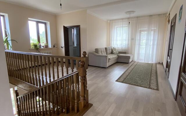 Maksat Guest house