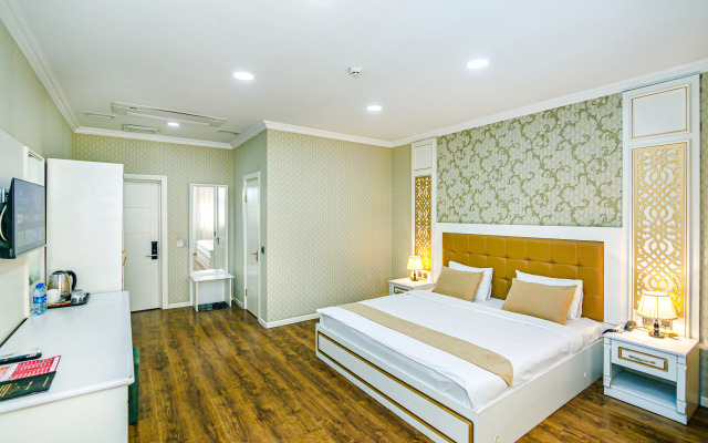 Maris Baku Hotel