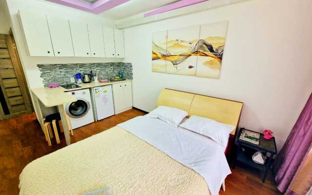 Апартаменты на проспекте Достык 103/31а