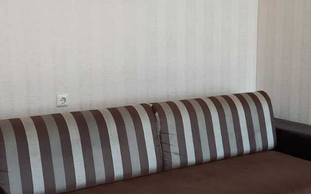 Апартаменты Двухкомнатные на Лазурной 13