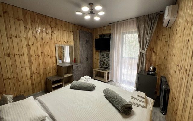 Sky House Yeghegis by Arkouda Hotel