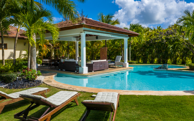 Luxury & Stunning Villa in Cocotal with Pool Villa