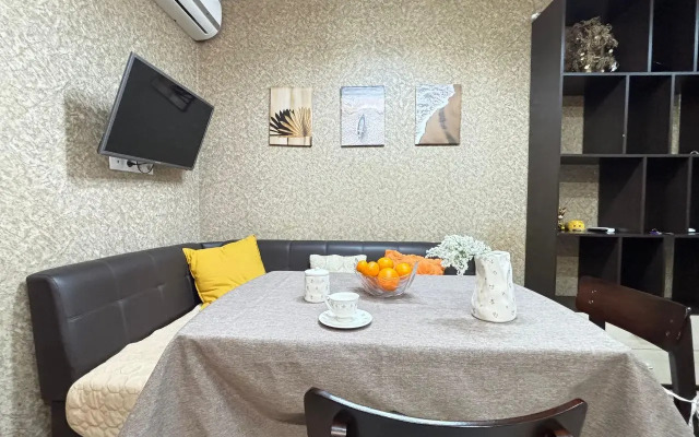 Na Tsvetochnoy 44/3 Apartments