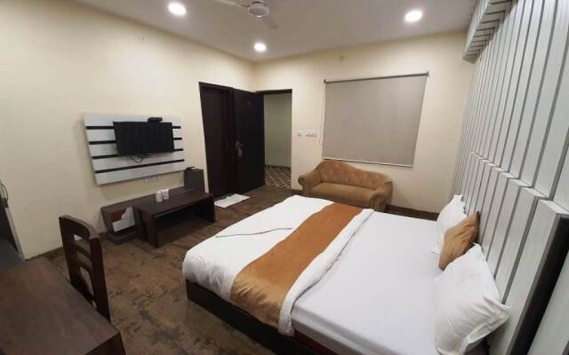 Hotel Mandakini Royal