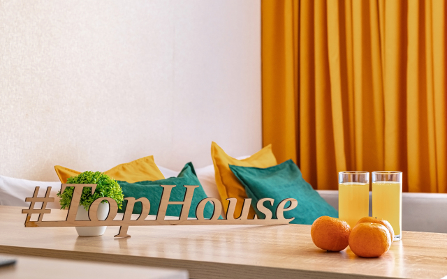 Апартаменты TopHouse на Можжевеловой 18, 1 этаж