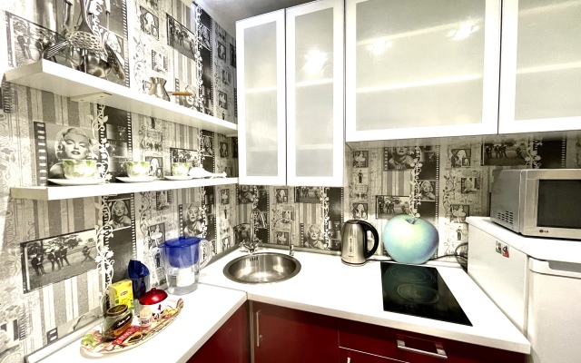 Studiya Na Tihonova Mirnydom Apartments