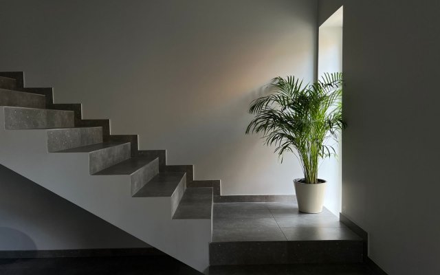 Grey Mini-Hotel
