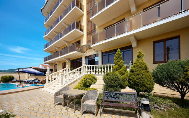 Grace Amaliya Hotel