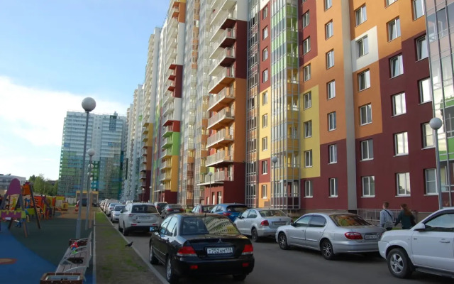 S Balkonom Ryadom S Metro Ladozhskaya Apartments