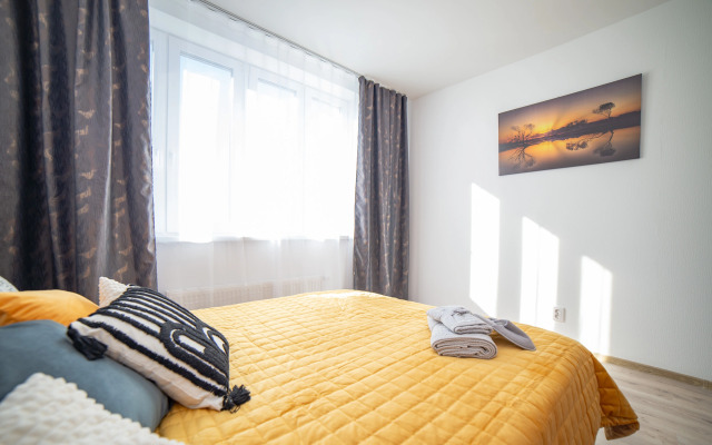 Квартира Евро-Двухкомнатная BeGuest на Академика Ландау 36