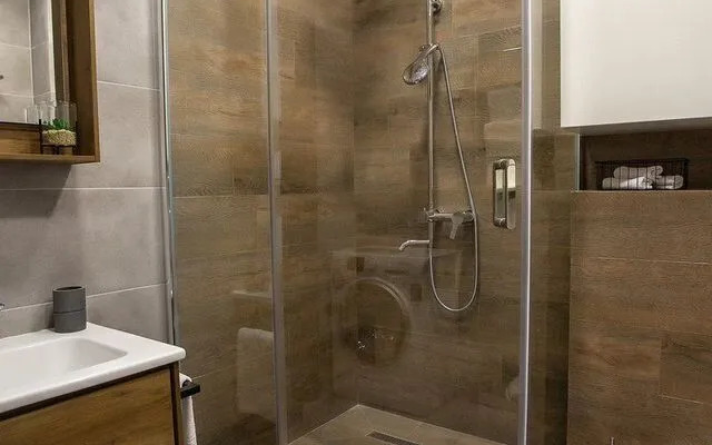 Sovpemennaya Studiya-Loft C Dizajnerckim Pemontom Flat