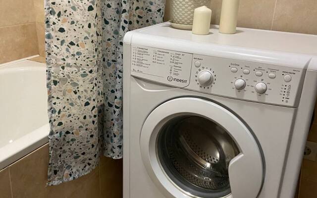 Квартира Яркая Теплая Студия Эль Апарт На 17 этаже