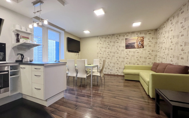 Yevro 3ka Nevabed V Neboskrebe Flat