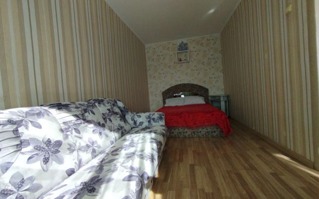 U Avto I Zhd Vokzalov Flat