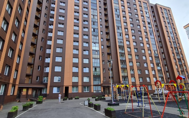 V 2 Minutakh Ot Verkhnego Ozera Flat
