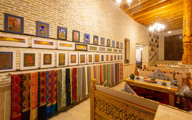 Hotel Iman