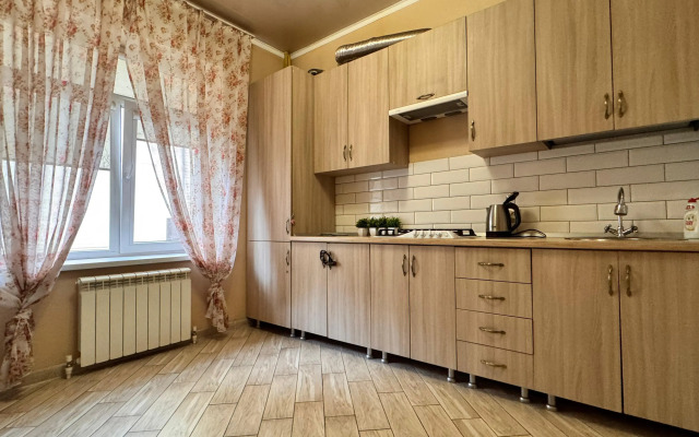 Tolstogo 180b 1 Etazh Flat