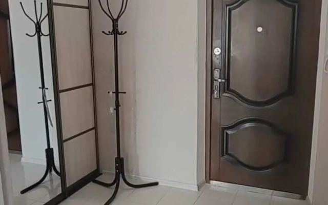 Na ulitse Rogozhnikova 17 Flat