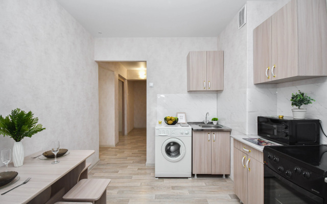 Prostornaya Kvartira Vozle SFU Flat