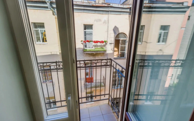 Trehkomnatnye s balkonom 8 gostej Apartments